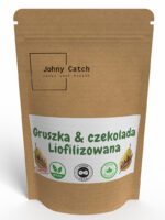 Opakowanie Johny Catch – Liofilizowana Gruszka z Czekoladą. Brązowy papierowy worek typu kraft z etykietą „Gruszka & czekolada liofilizowana”. Na etykiecie symbole: vegan, sugar free, natural ingredients, limited edition. Produkt naturalny, wegański, bez cukru