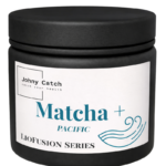 Matcha+ Pacific Johny Catch – funkcjonalna matcha z serii LioFusion w czarnym słoiku
