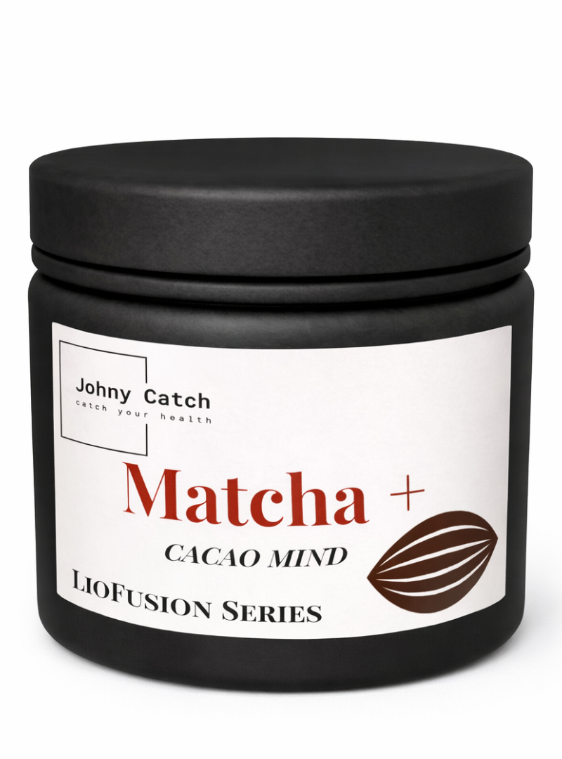 matcha cacao nez tła Matcha+ Cacao Mind Johny Catch – funkcjonalna matcha z kakao z serii LioFusion w czarnym słoiku