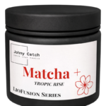 Matcha+ Tropic Rise Johny Catch – funkcjonalna matcha z serii LioFusion w czarnym słoiku