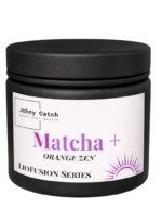 Matcha+ Orange Zen Johny Catch – matcha z liofilizowanymi owocami w czarnym słoiku z serii LioFusion