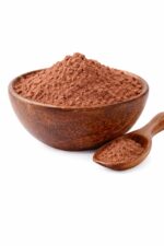 Brunatno-wiśniowy proszek funkcjonalny w drewnianej misce z łyżką – BioAlchemy Night Balance