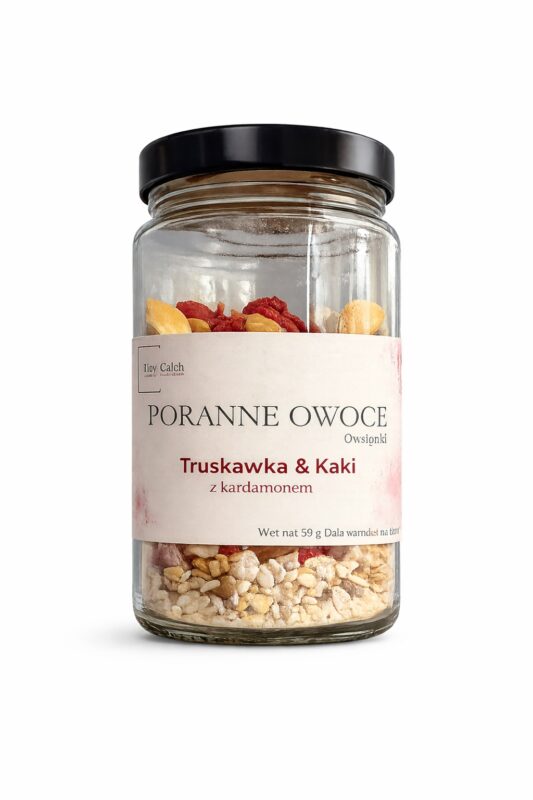 Szklany słoik z owsianką Poranne Owoce Truskawka i Kaki z kardamonem na białym tle – Johny Catch