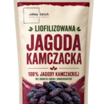Opakowanie liofilizowanej jagody kamczackiej Johny Catch na transparentnym tle.